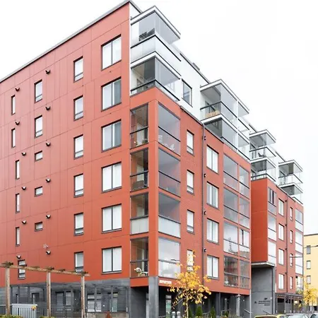 Tampere, Haermaelaenranta, Messuhallin Laehellae Uudehko Kaksio